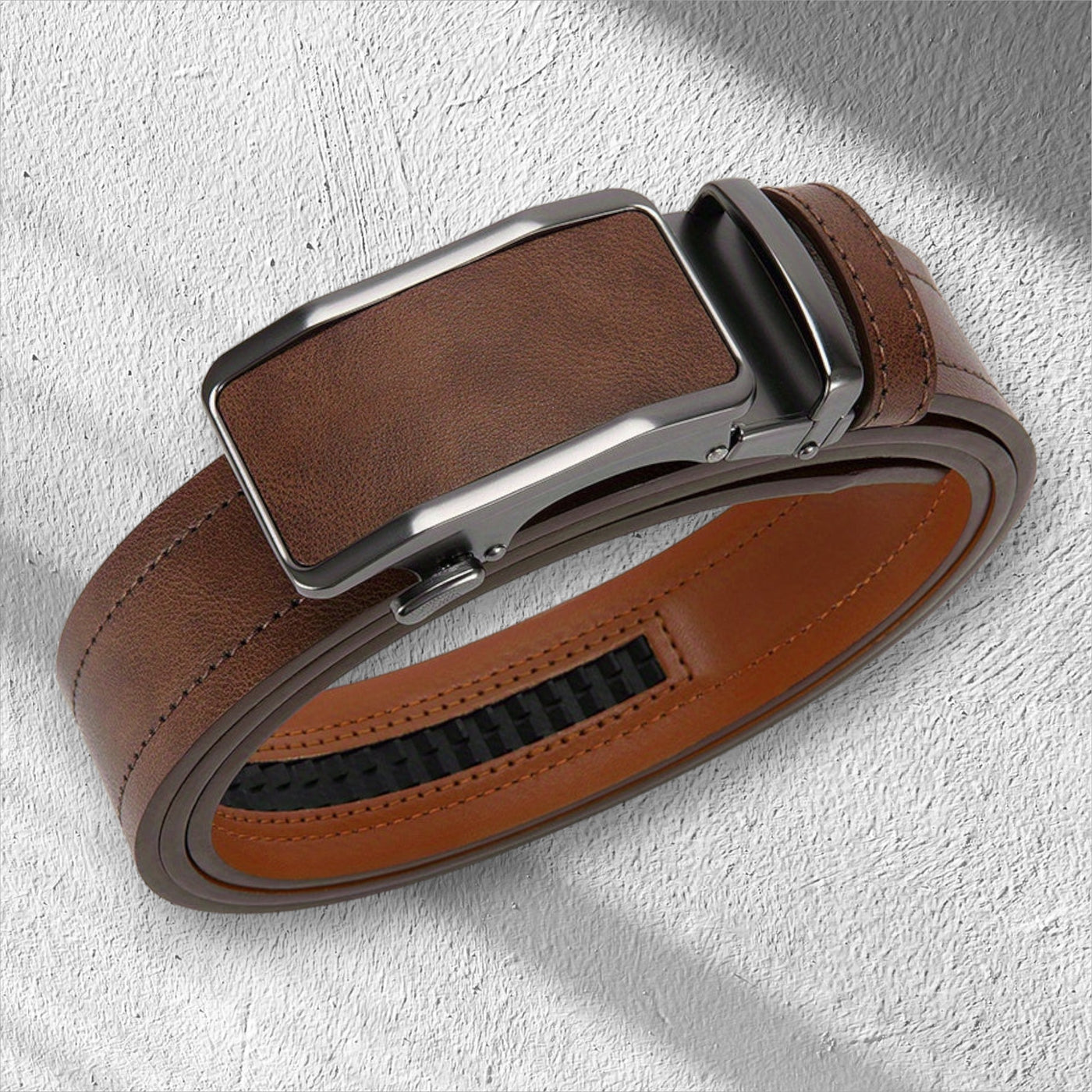 The Levan Belt | Cinturón de piel sin agujeros con cierre automático y ajuste a medida